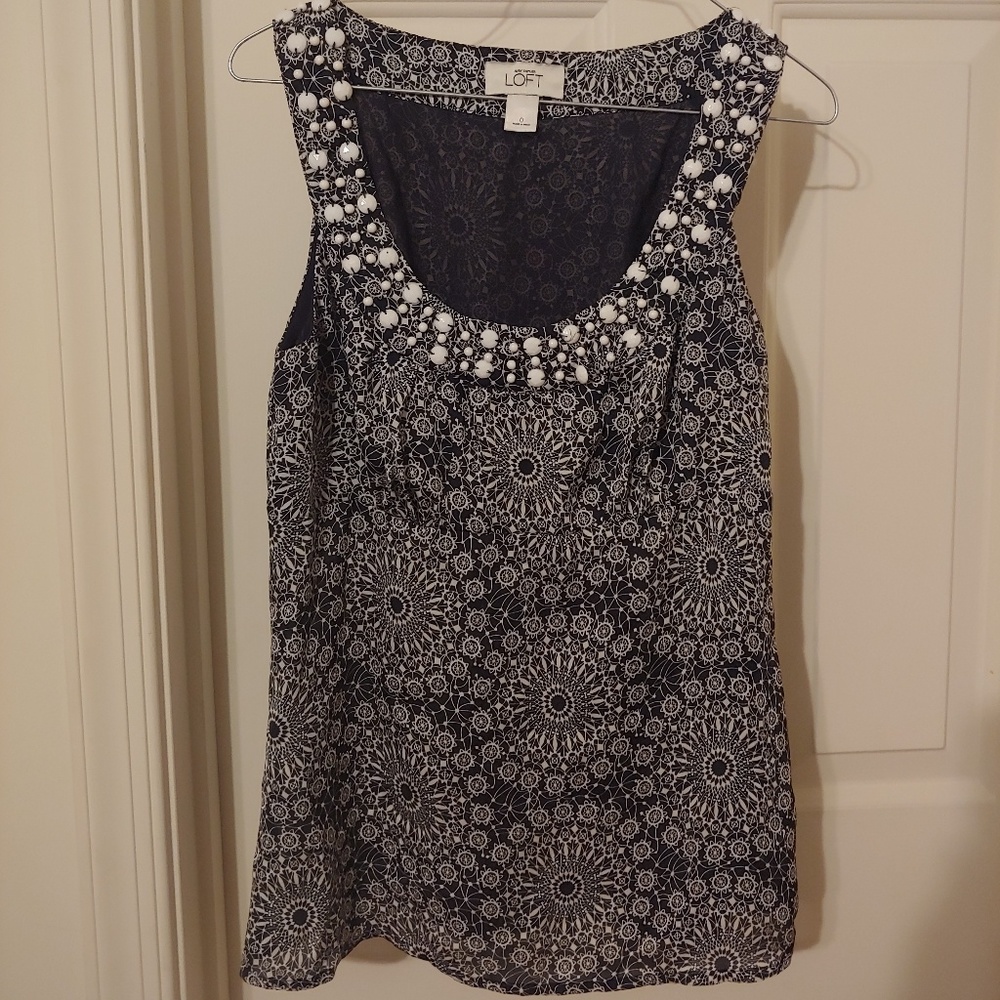 🌺3/$25 - Loft Sleevesless Top🌺